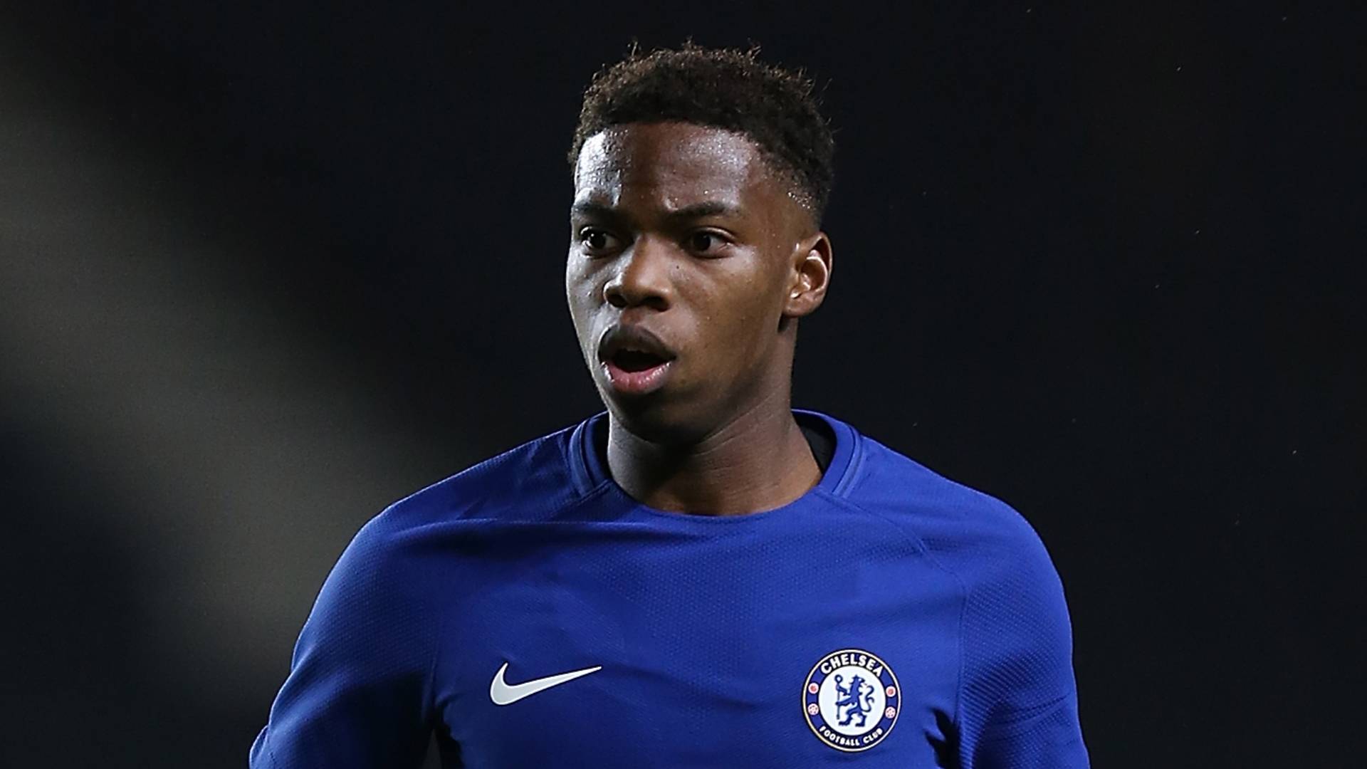  穆古鲁扎在切尔西比赛中反败为胜，战术调整引发热议！再创辉煌时刻