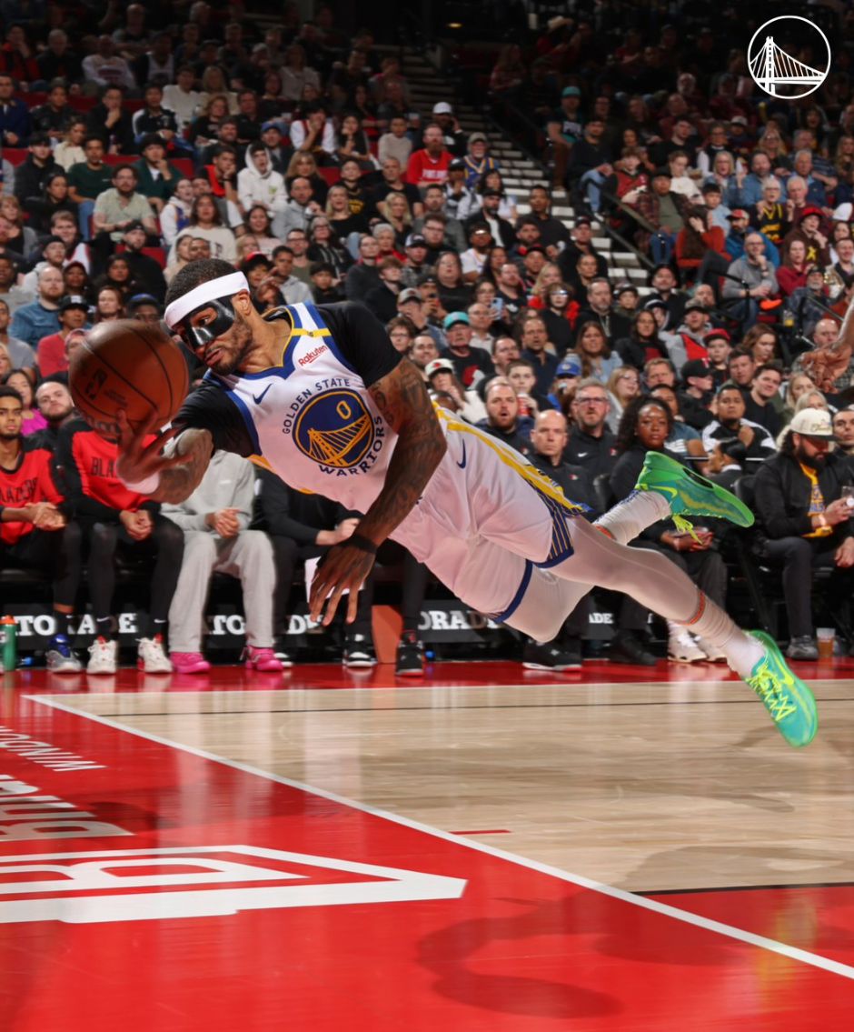 包含清晨波特兰开拓者调整名单以备NBA常规赛；战术微调环节打磨；引发热议；临场指挥获称赞的词条