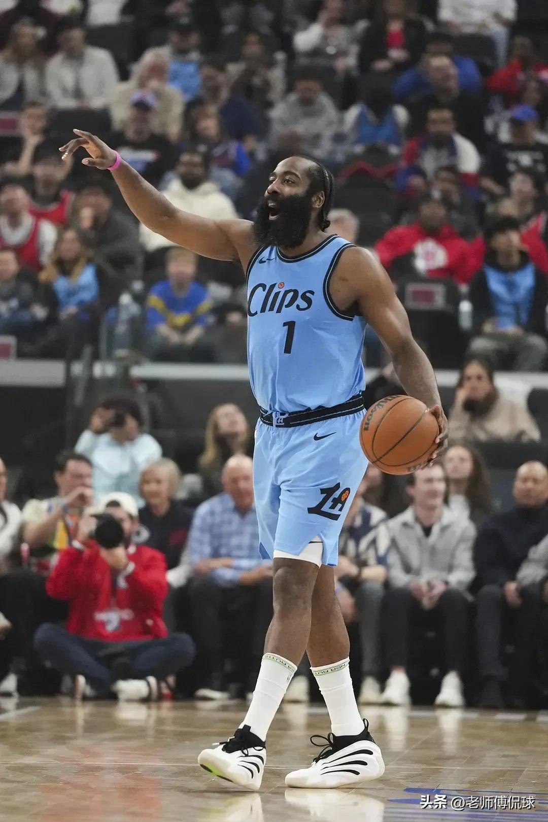 蜂鸟电竞-哈登连续十二场比赛得分超过爆冷，湖人挑战极限！的简单介绍