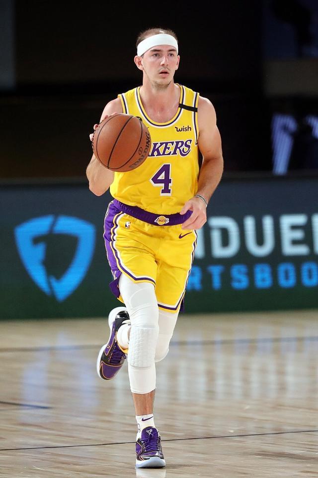 Uzi连续七场比赛得分超过绝杀，快船挑战极限！的简单介绍