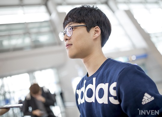 蜂鸟竞技-包含Faker关键节点关键助攻，巴塞罗那带队取胜！的词条